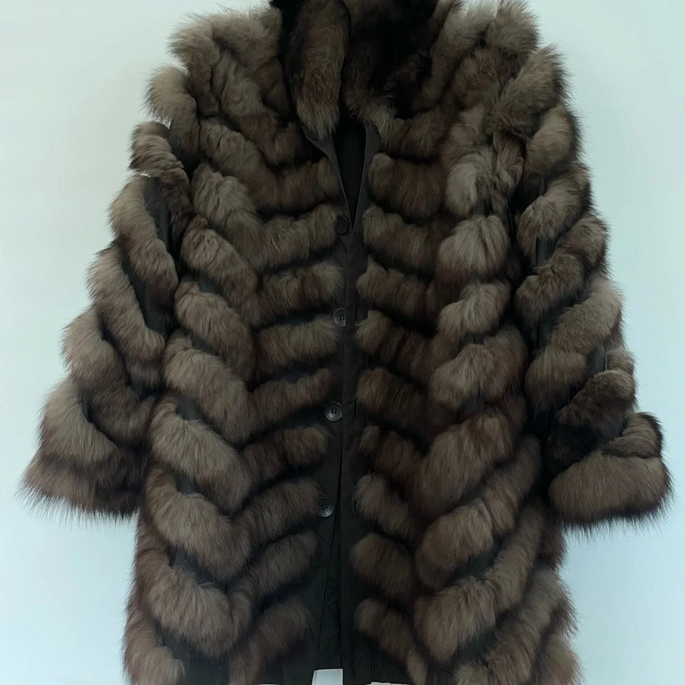 Dolce and Gabbana real fur coat size 6 - Picture 5 of 16